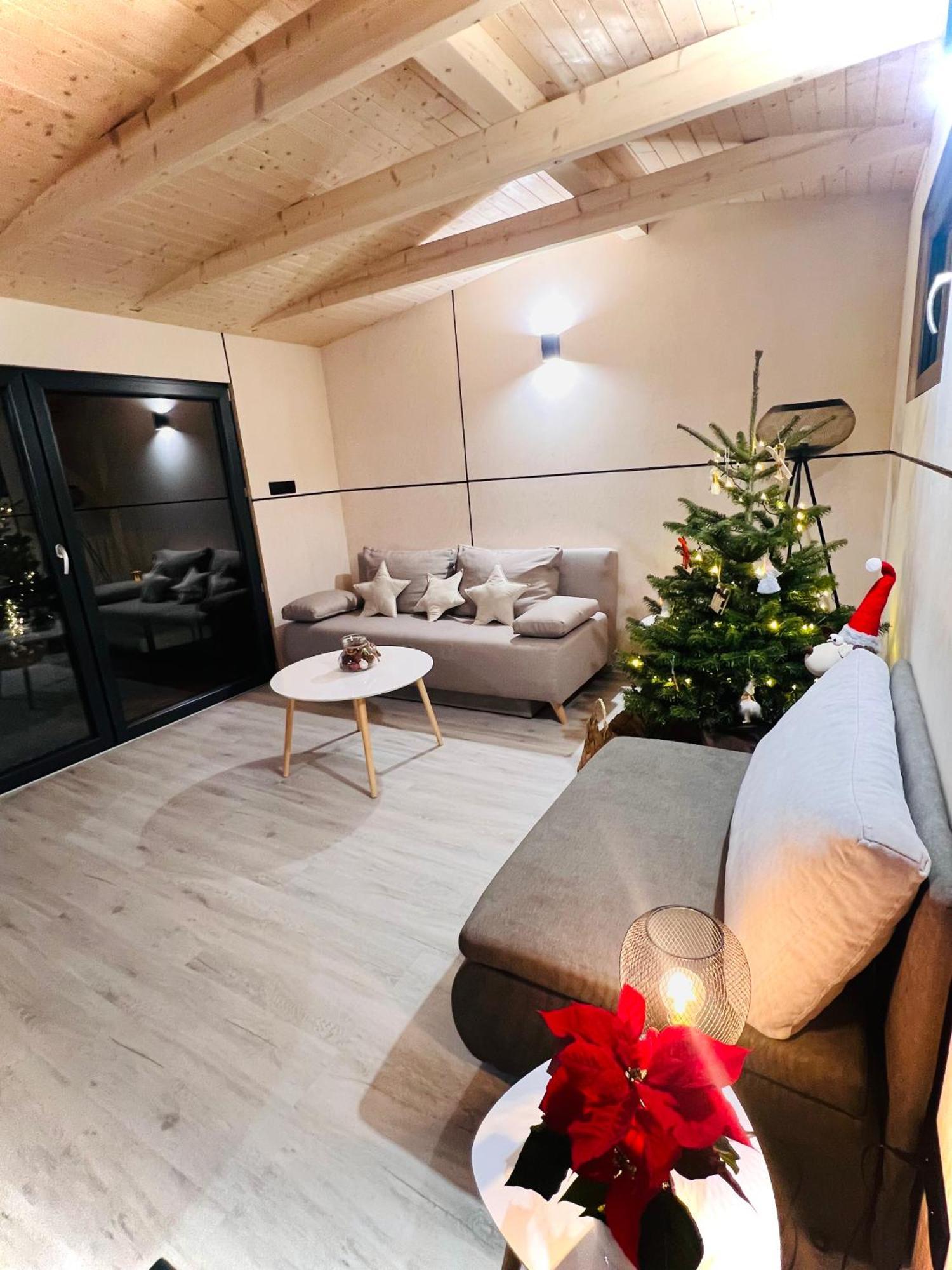 Domcek Pod Vezami S Virivkou A Grilom, Pri Termalnom Kupalisku Apartment Liptovsky Jan Ngoại thất bức ảnh
